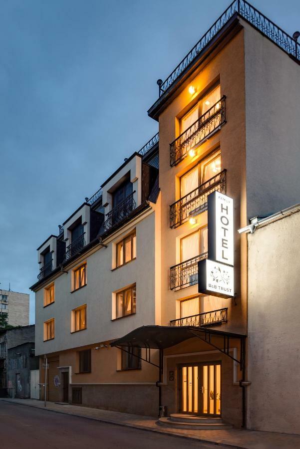 Family Hotel Anna Ruse Exteriör bild